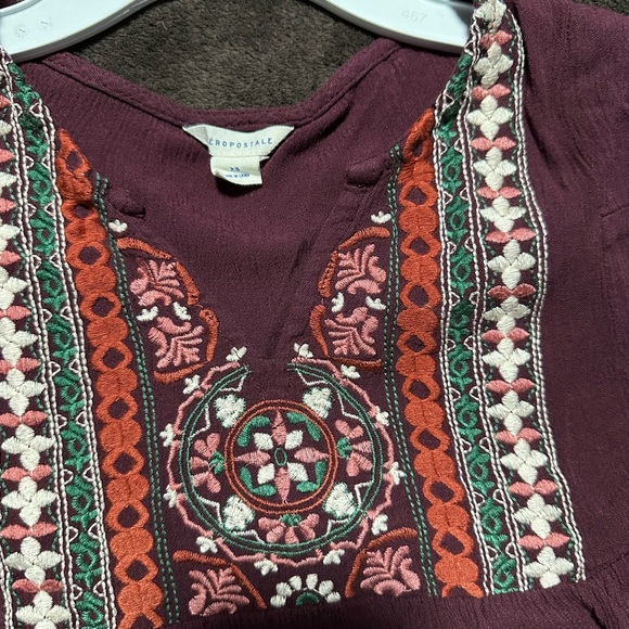 Aeropostale Sleeveless Embroidered Split Neck Top Size Small Summer Boho Chic XS - Picture 4 of 7